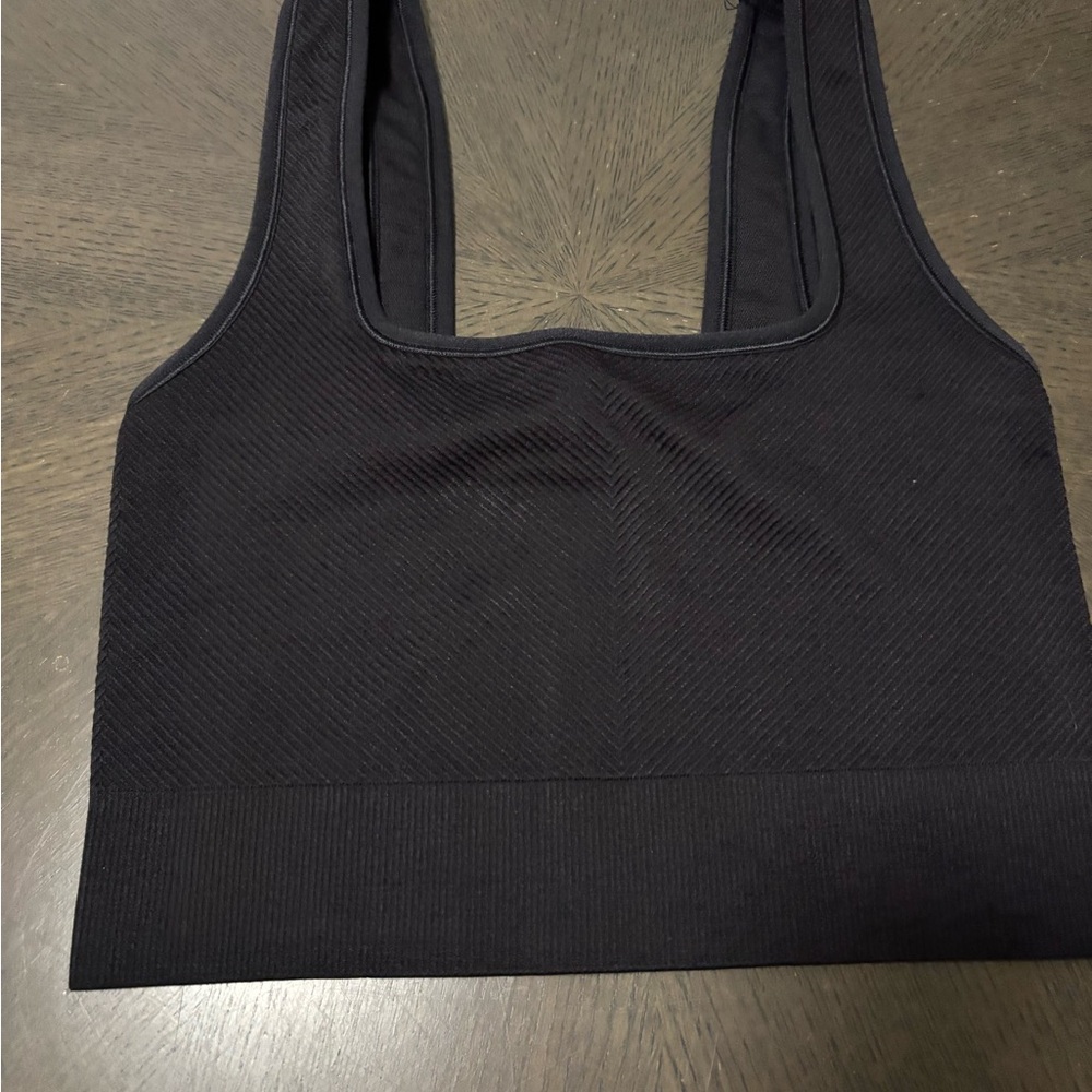 4 sports bras - all XS - Picture 5 of 13